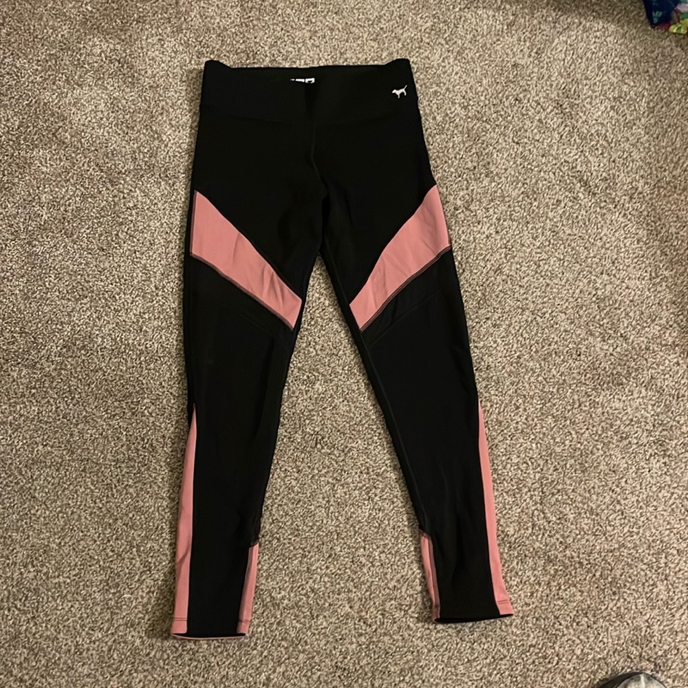 Pink reversible high waisted leggings. Size medium.